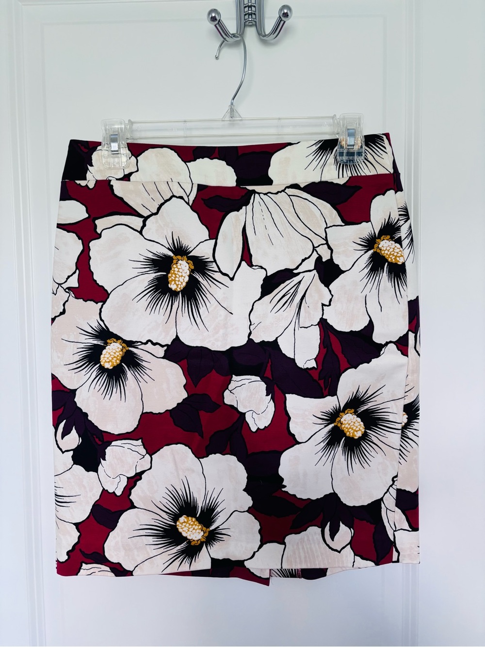 Ann Taylor Factory Floral Print Pencil Skirt in Ivory and Burgundy